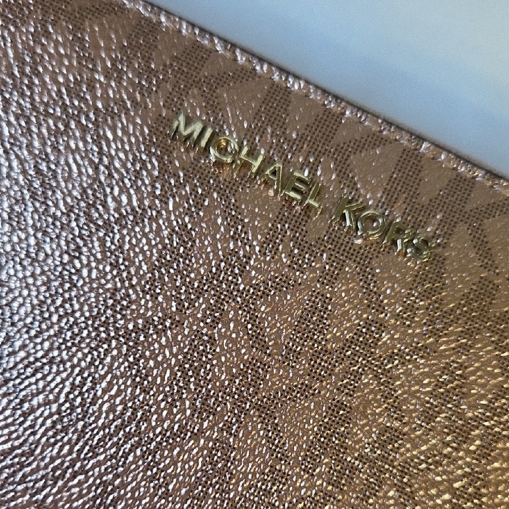 Michael Kors Metallic Rose Gold Wristlet/Wallet - Picture 2 of 8
